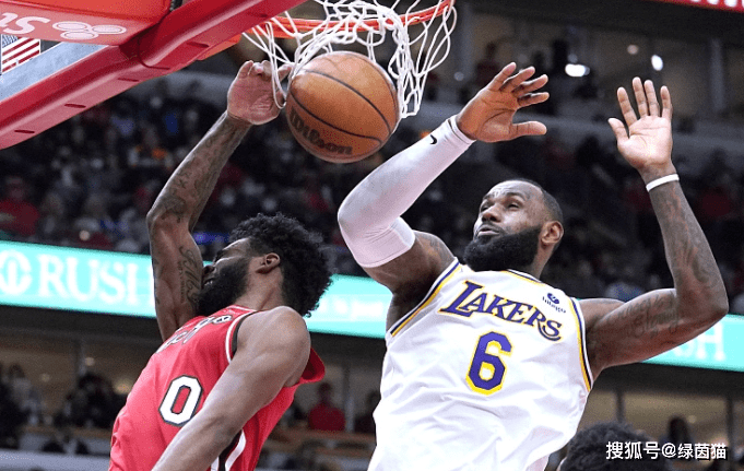 转折点巴塞罗那篮板制胜；法国杯关键时刻攻防权衡；管理层满意；训练强度明显提升(1992巴塞罗那篮球决赛)